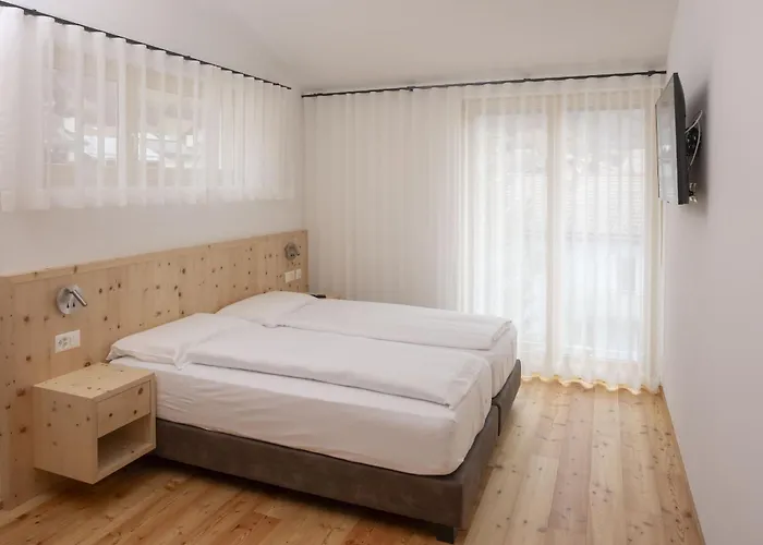 Chasa Helvetia Trai شقة Müstair