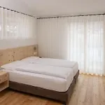 Chasa Helvetia Trai Apartamento Müstair